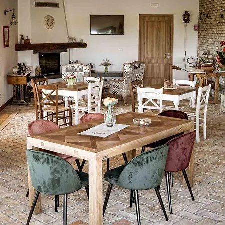 Casale Ai Prati Lantgård *